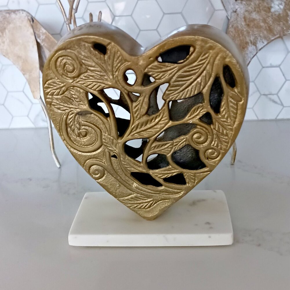 NEW! EXQUISITE WEDDING MARBLE BASE METAL HEART DECOR